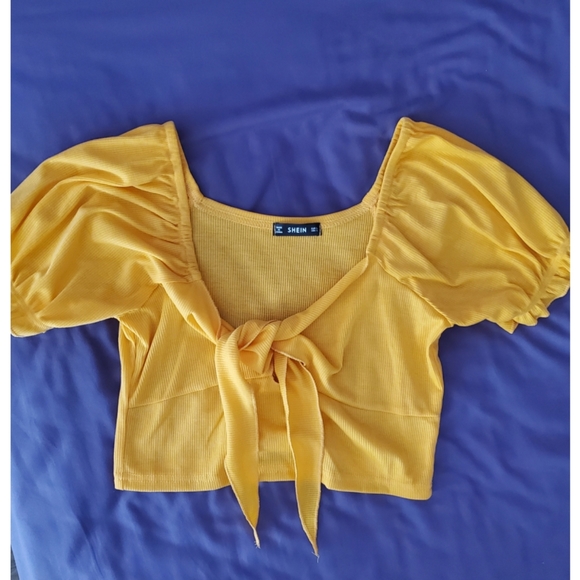 Yellow Crop top, Tie-front, Size L - Picture 4 of 5